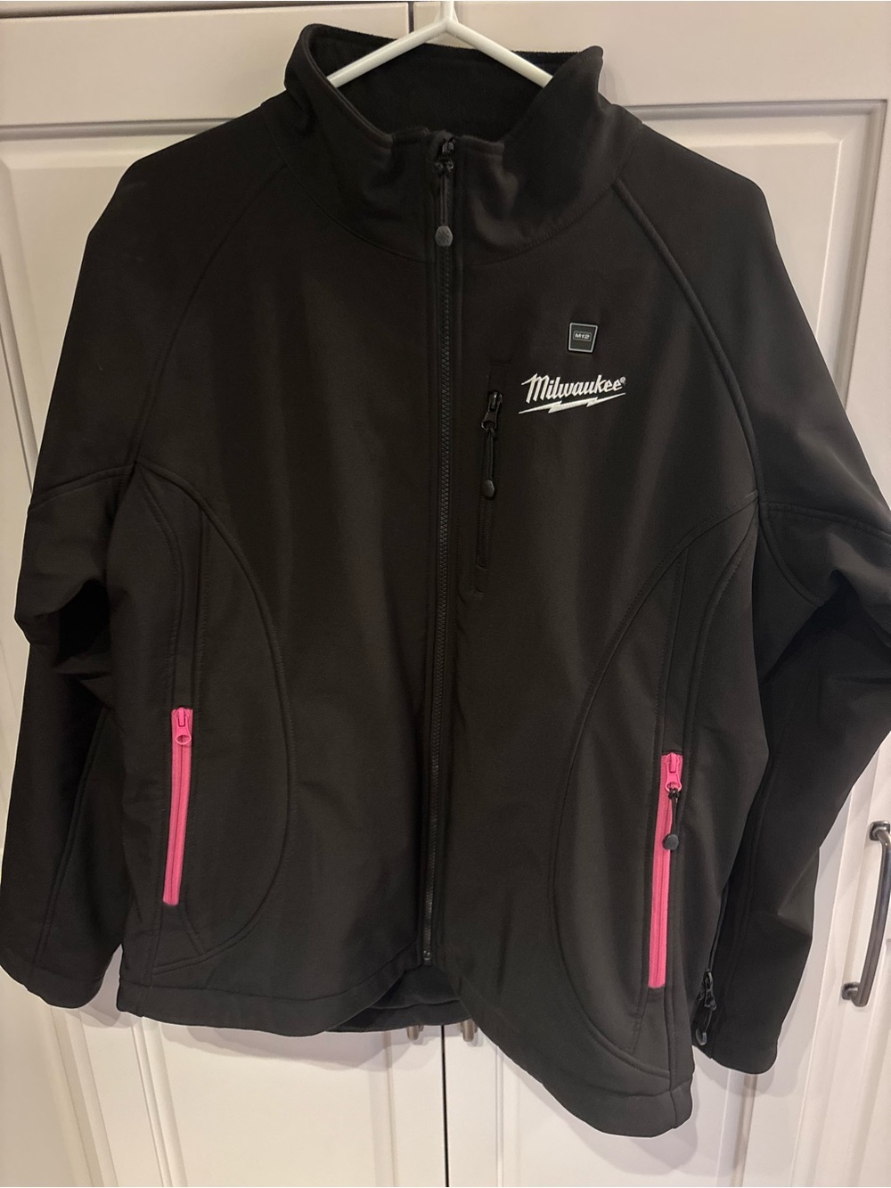 Milwaukee M12 heat gear Women’s Black Softshell Jacket with Pink Zippers xl